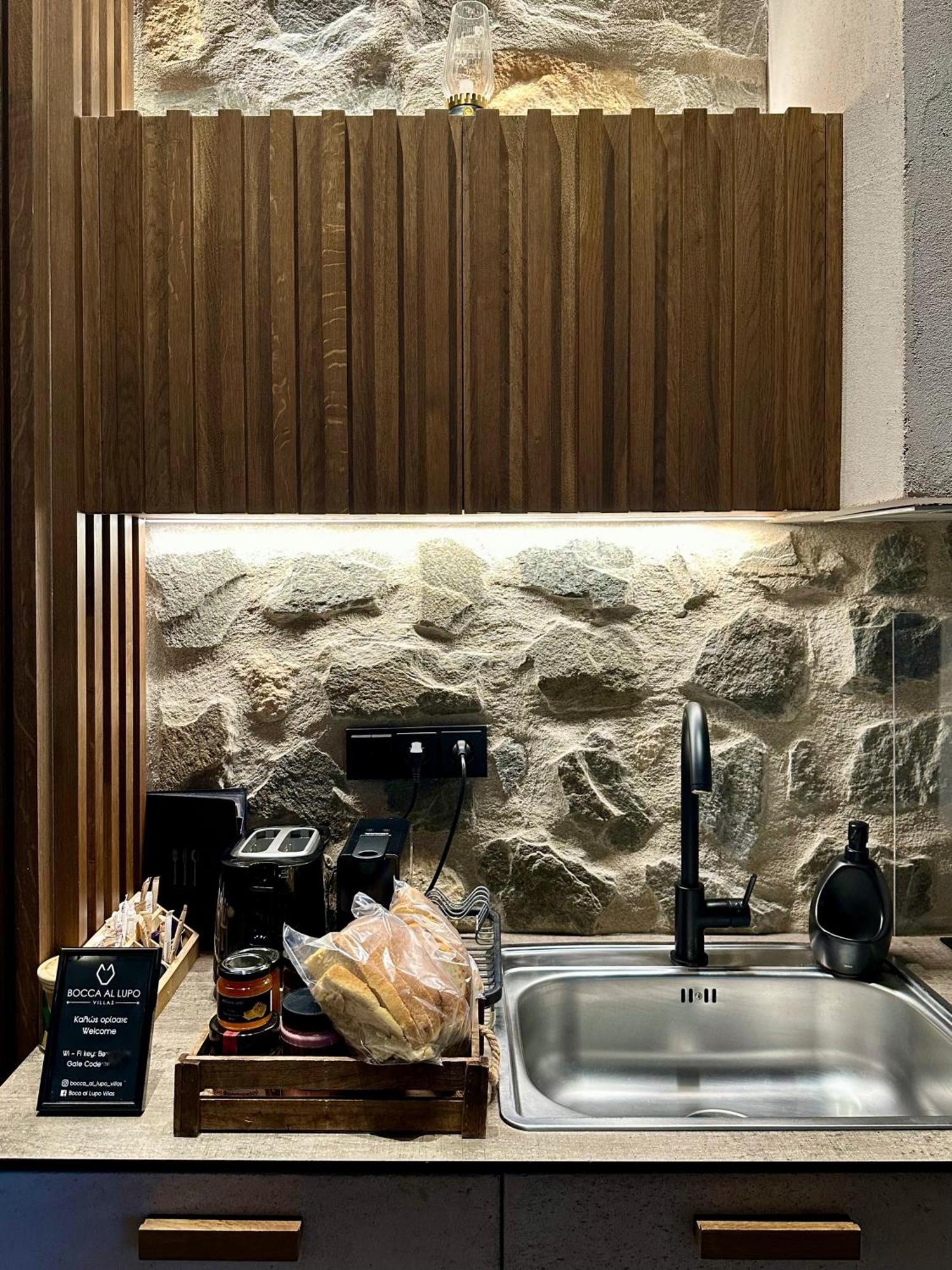 Bocca Al Lupo Villas Káto Loutrákion エクステリア 写真